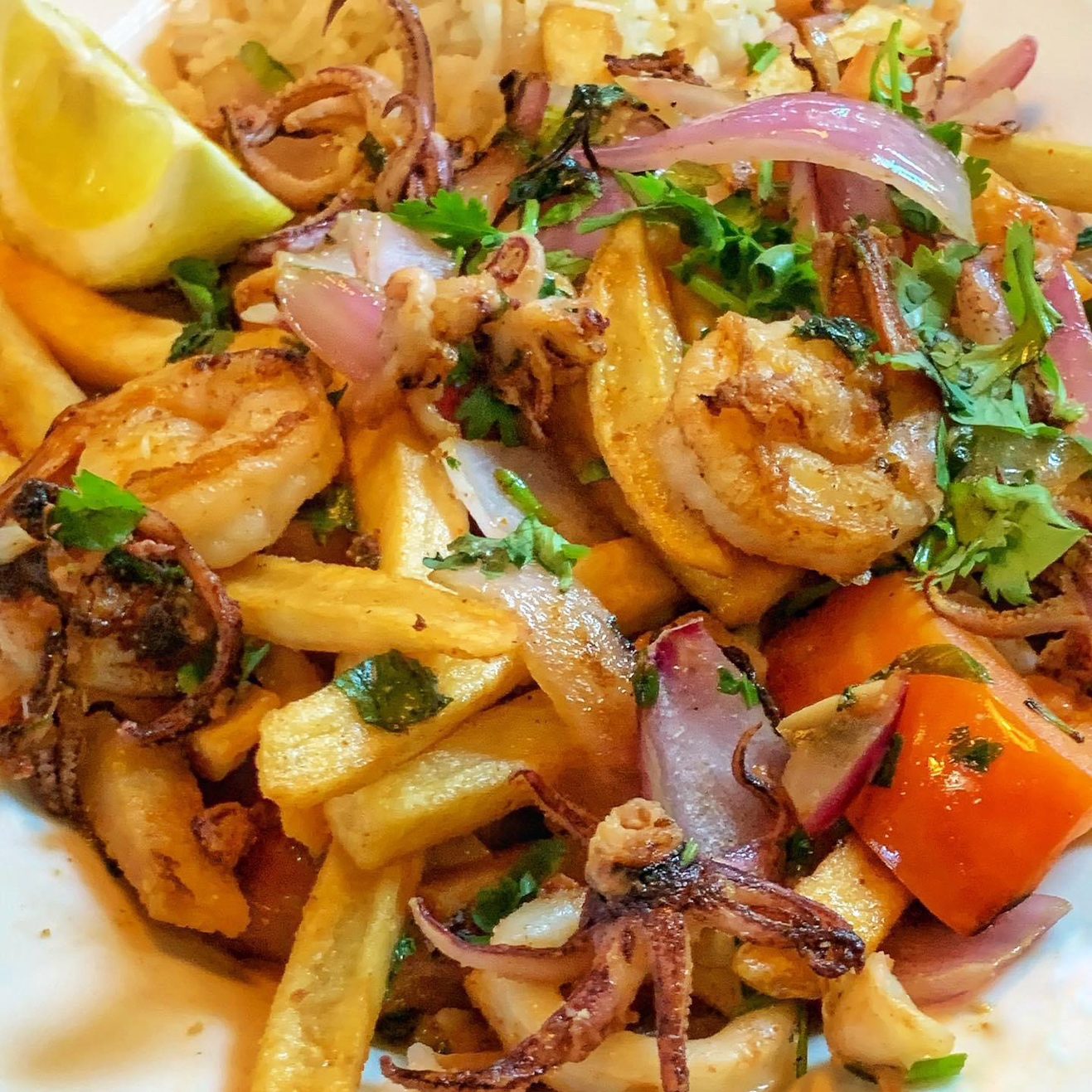 Saltado De Mariscos.