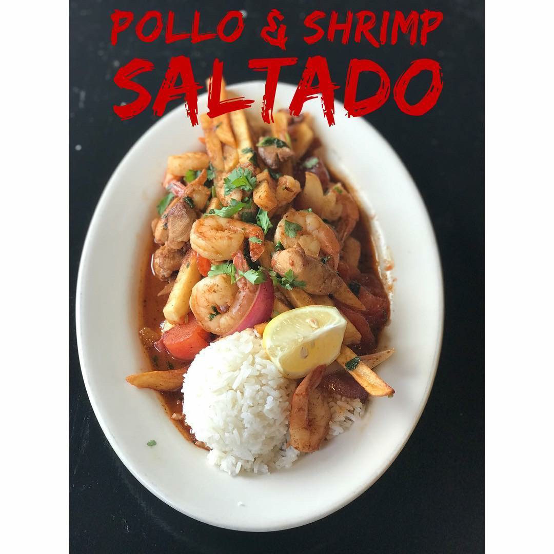Pollo/Camaron Saltado.