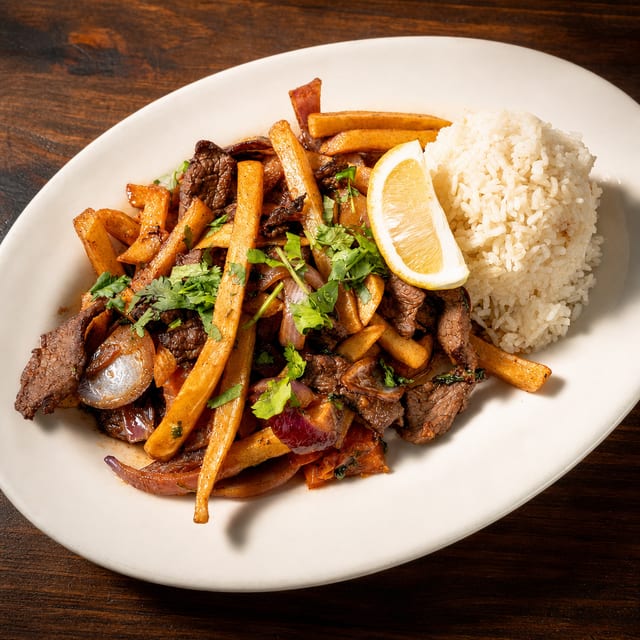 Lomo Saltado.